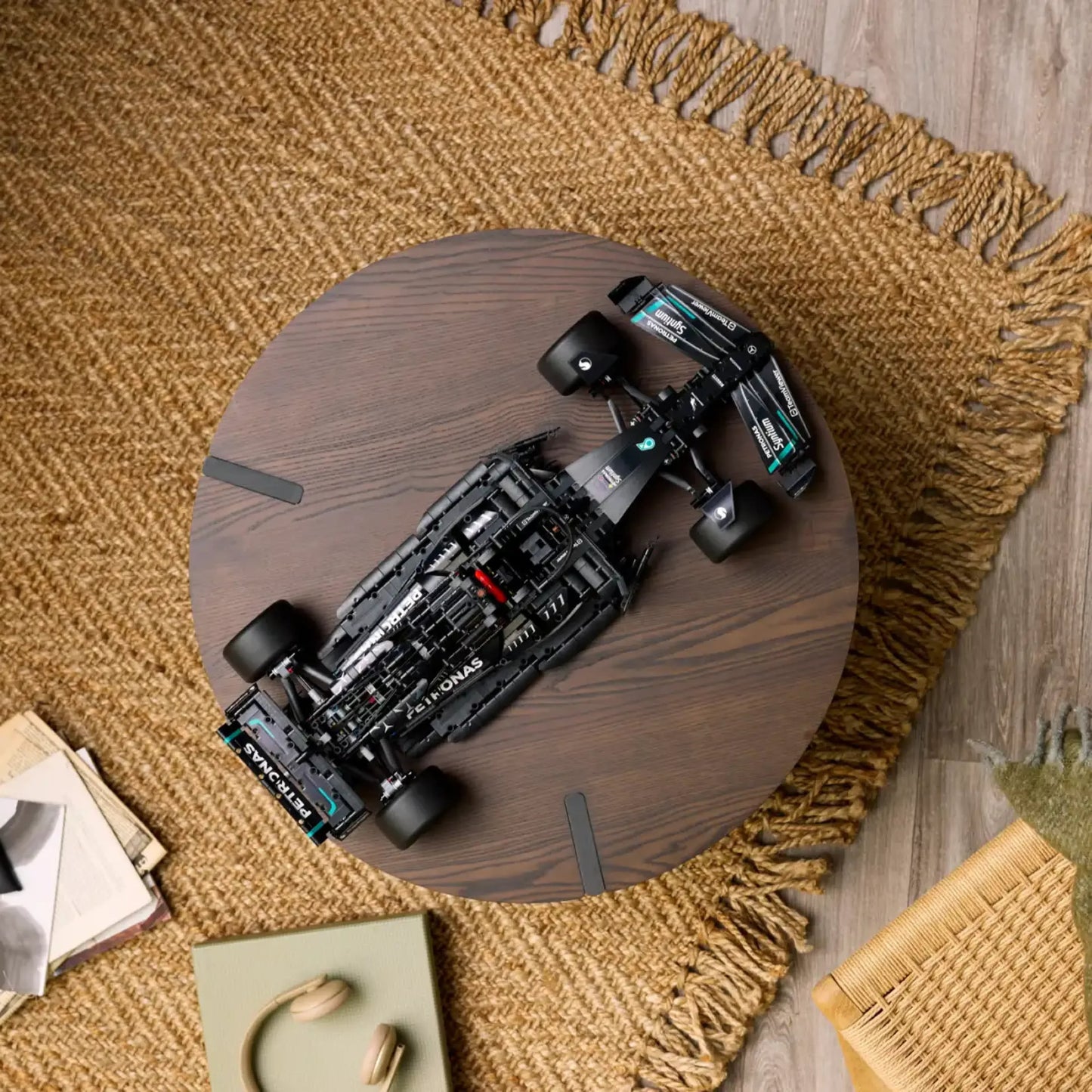 Formula 1 - Mercedes-AMG F1 W14 (1642 pieces)